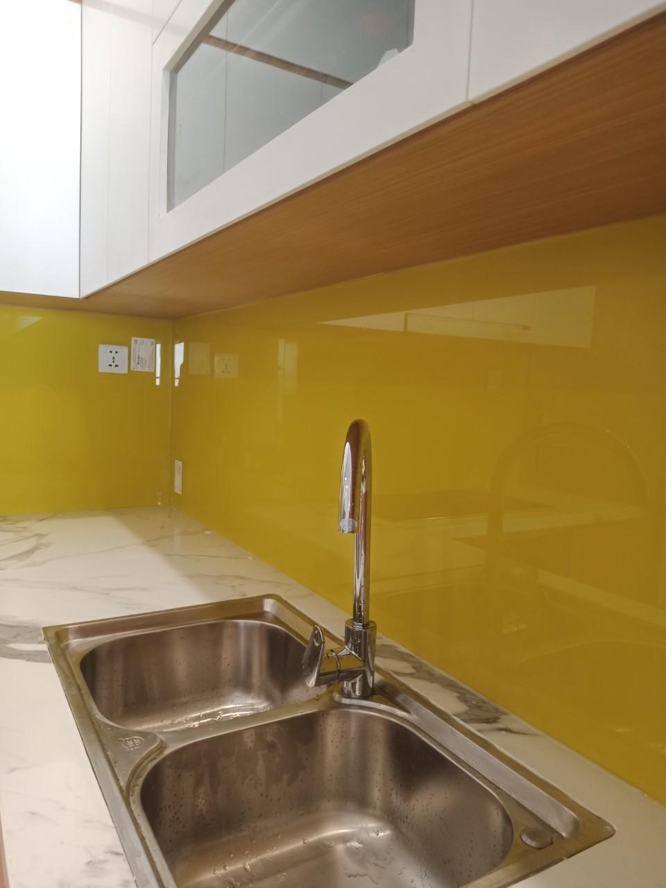 Kính màu ốp bếp màu vàng đẹp - THỦ ĐÔ GLASS - GƯƠNG KÍNH THỦ ĐÔ