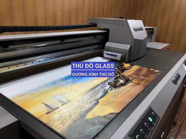 Thời gian in ấn bằng công nghệ in UV phẳng ngắn, cho phép lấy ngay