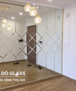 Gương ốp tường trang trí phòng khách đẹp