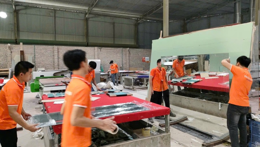 Xưởng cắt gương kính Bắc Ninh theo yêu cầu