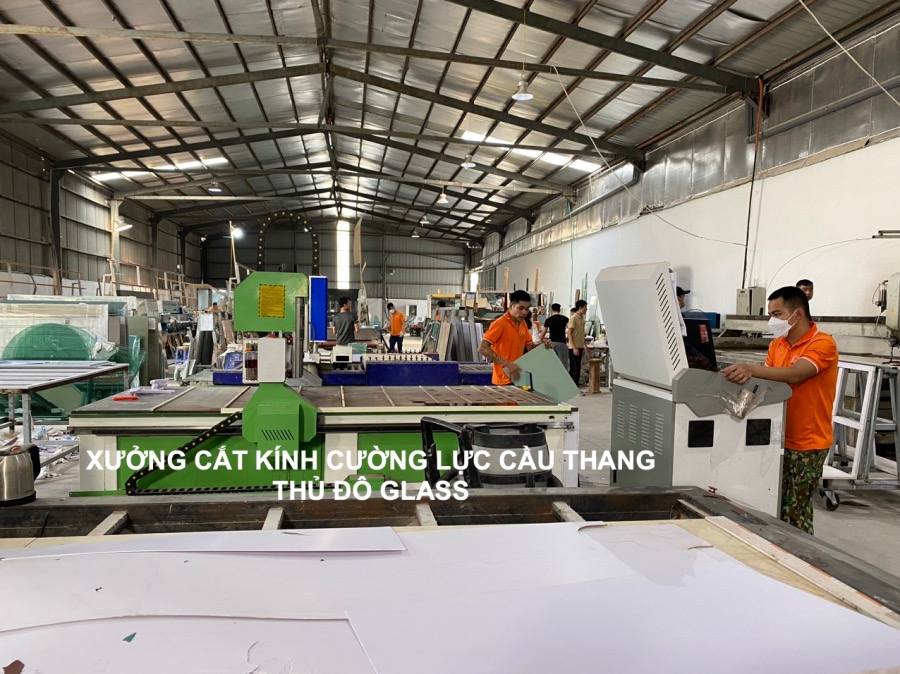 Xưởng cắt kính cầu thang cường lực tại Hà Nội - Thủ Đô Glass